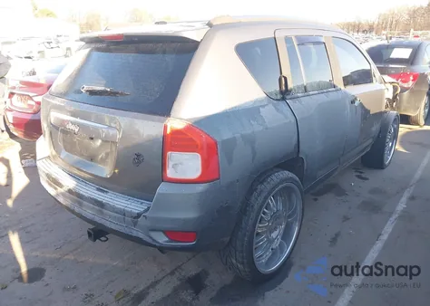 2014 Jeep Compass Sport z USA, uszkodzony, nr VIN 1C4NJCBB3ED560128